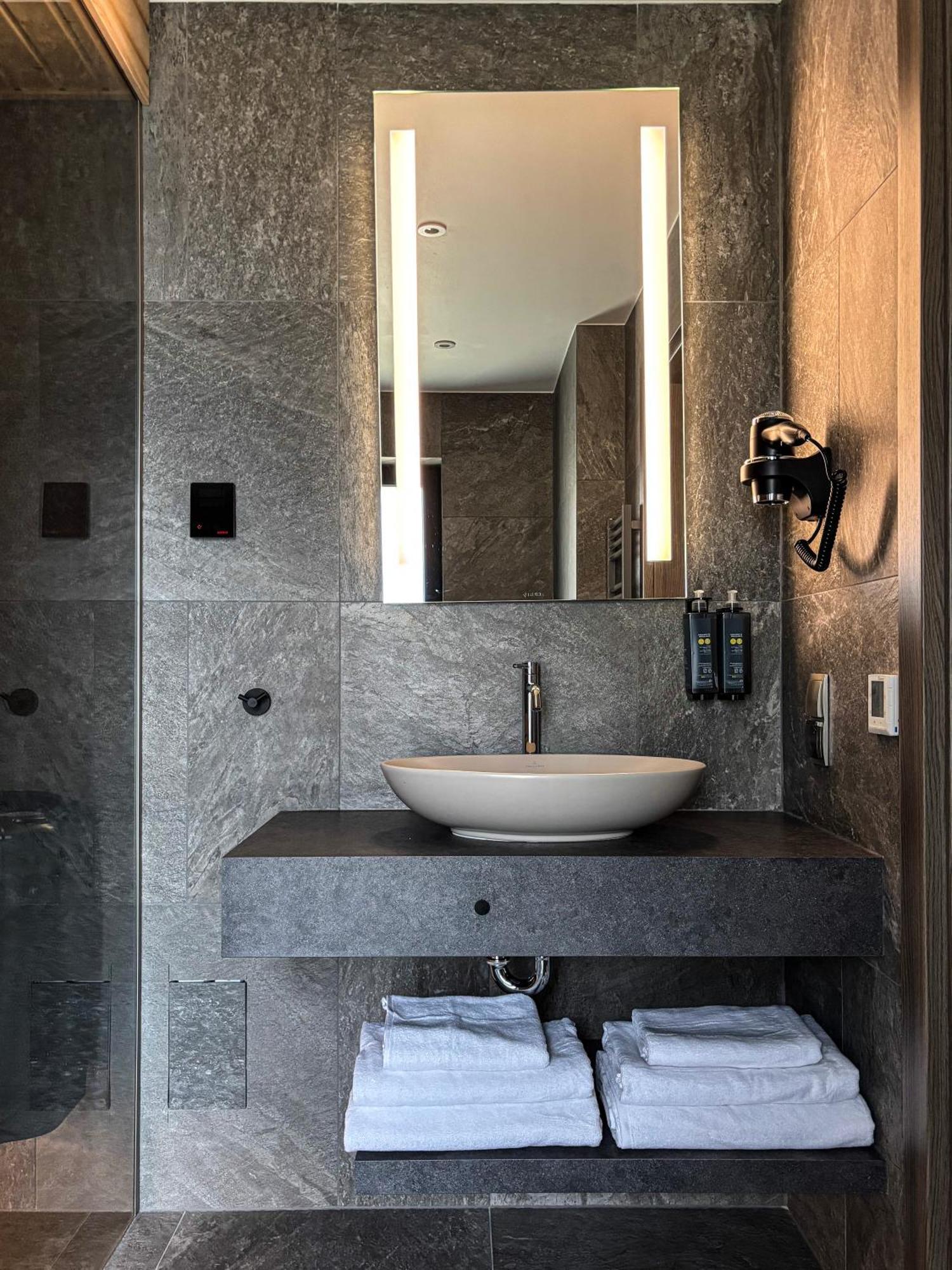 Wille W Lake Hill Karkonosze Resort & Spa Sosnówka Eksteriør billede